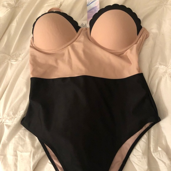 Sweetheart One Piece Swim - Picture 5 of 5